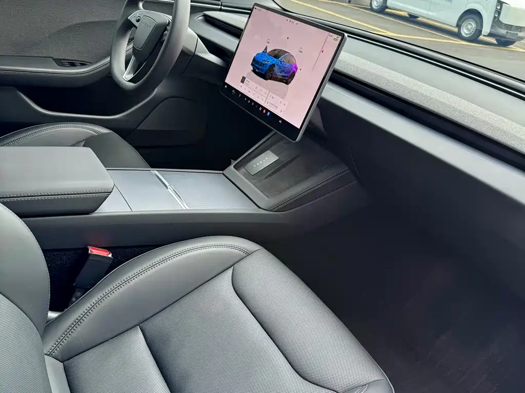 Tesla Model 3 — миниатюра 12