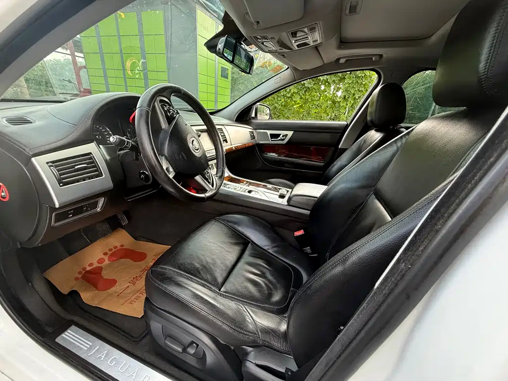 Jaguar XF — миниатюра 7