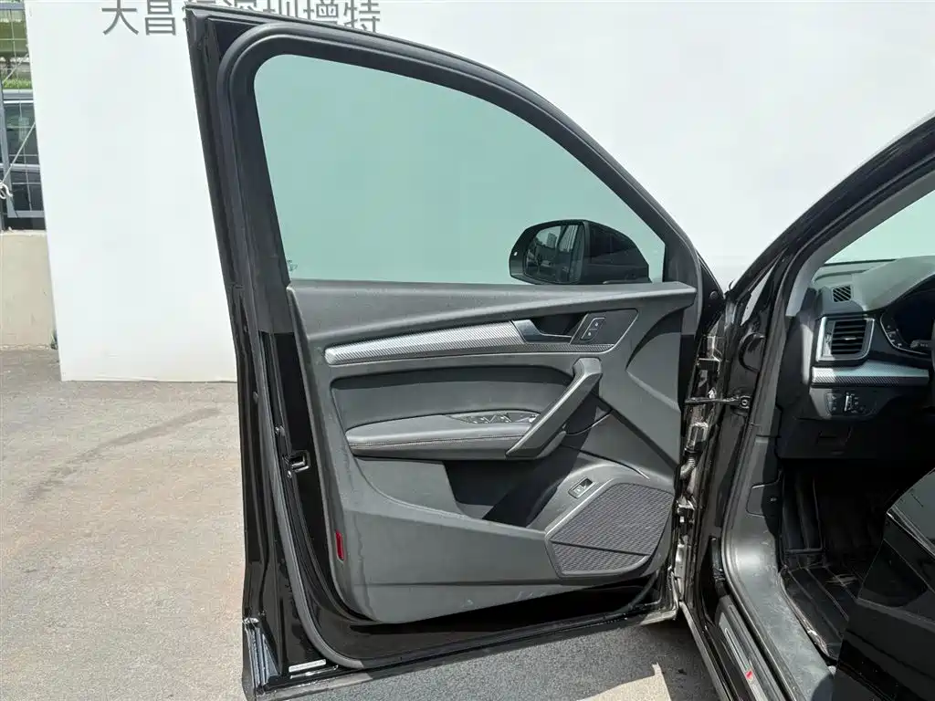Audi Q5L — миниатюра 10