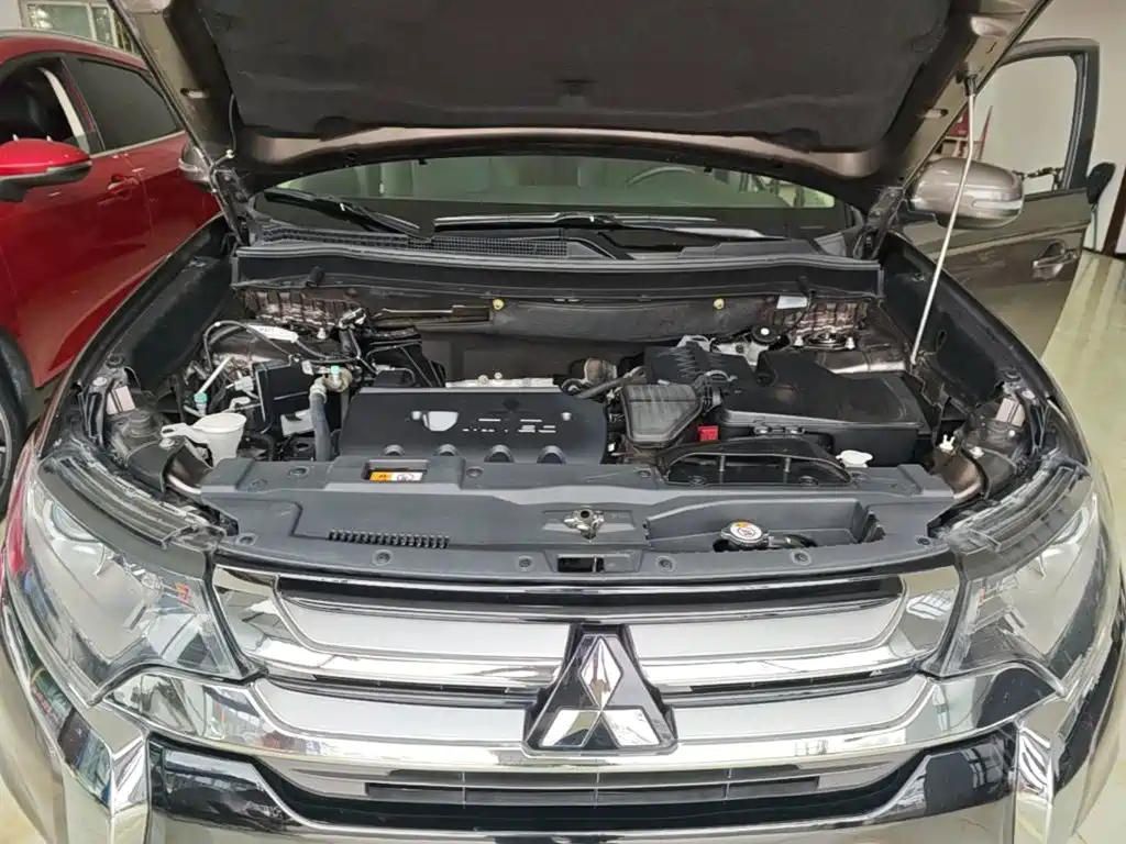Mitsubishi Outlander — миниатюра 20