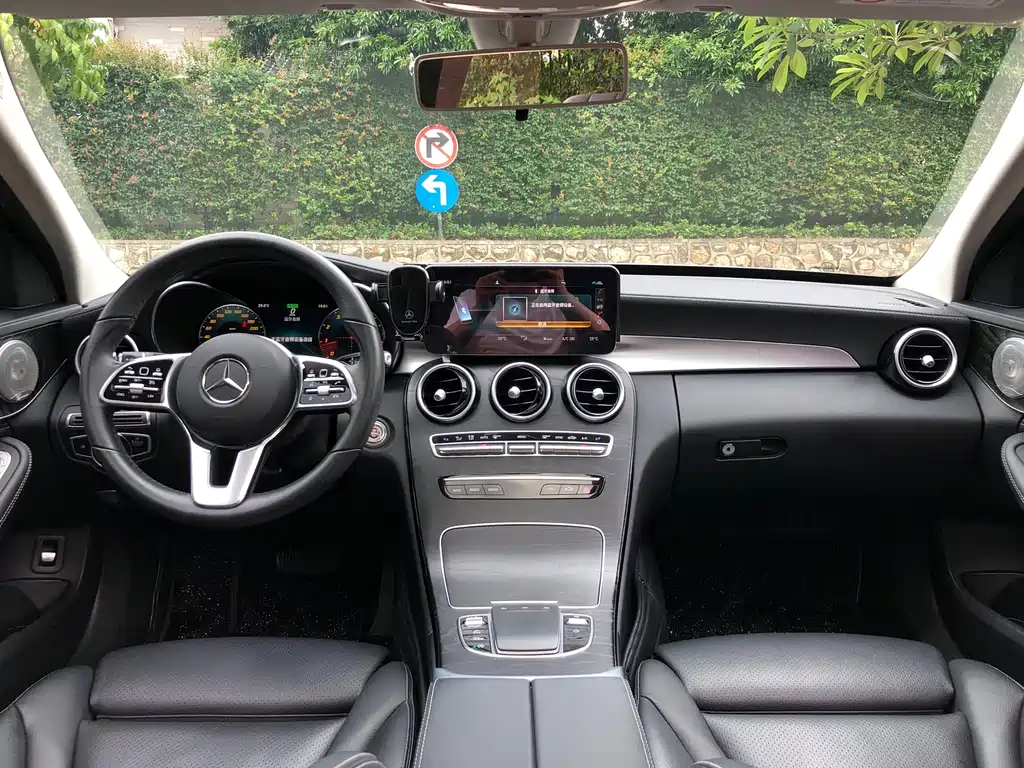 Mercedes-Benz C-Class — миниатюра 13