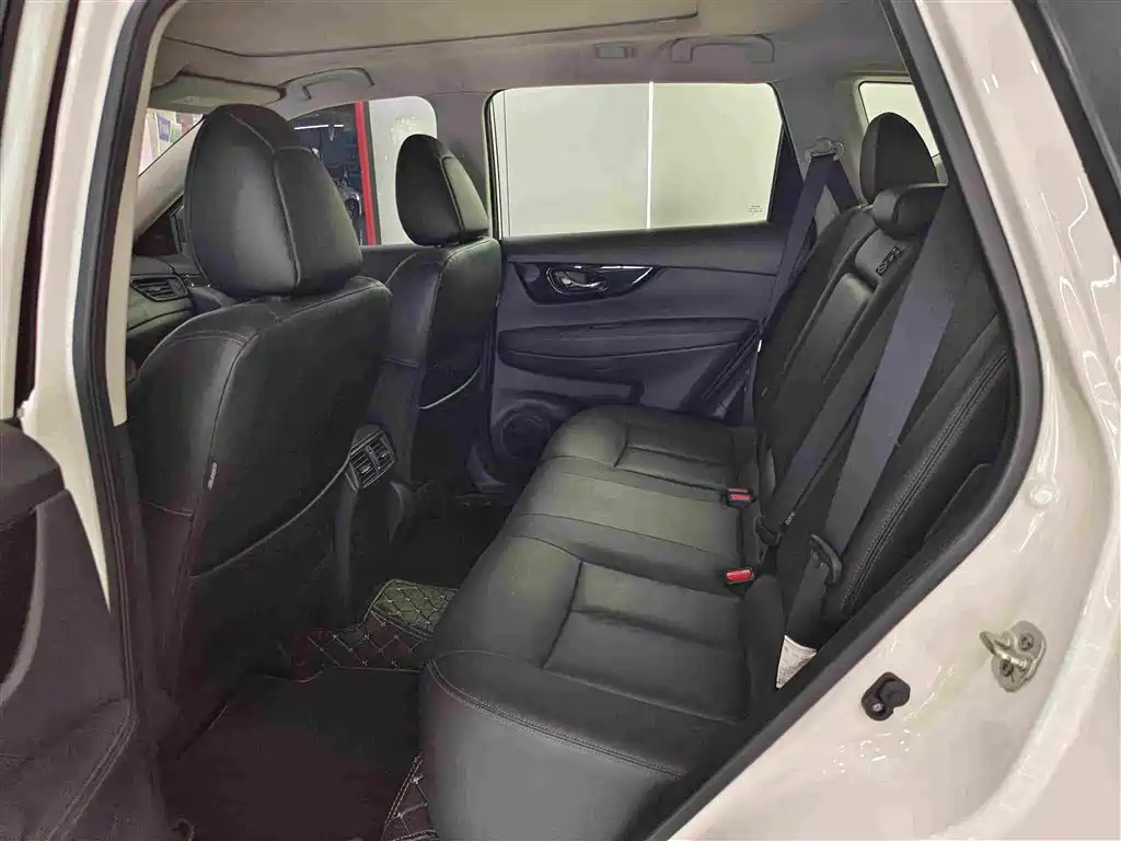 Nissan X-Trail — миниатюра 5