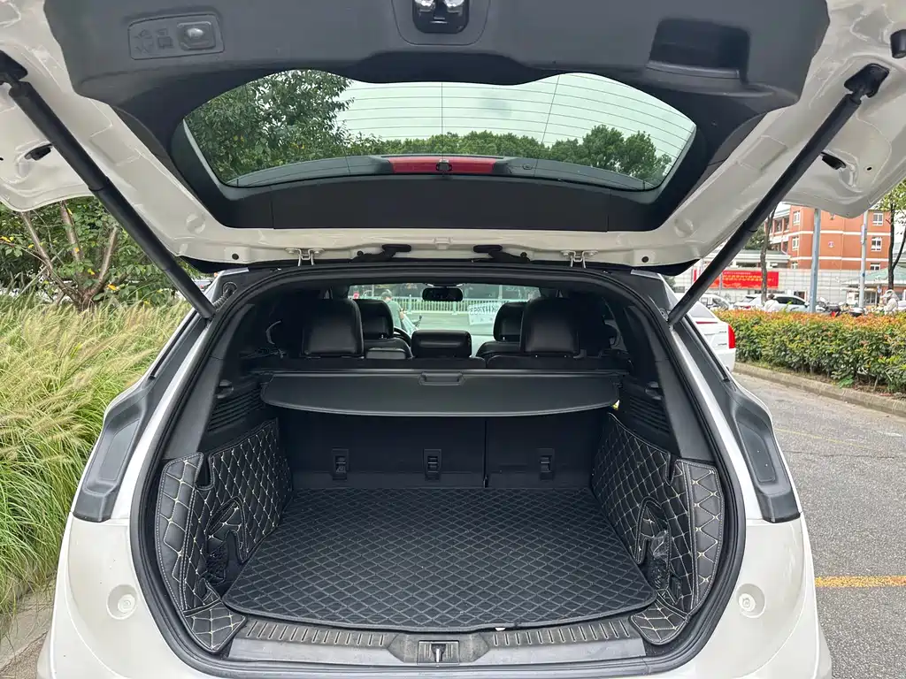 Lincoln MKC — миниатюра 15