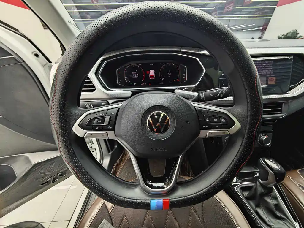 VOLKSWAGEN EXPLORING THE SHADOW