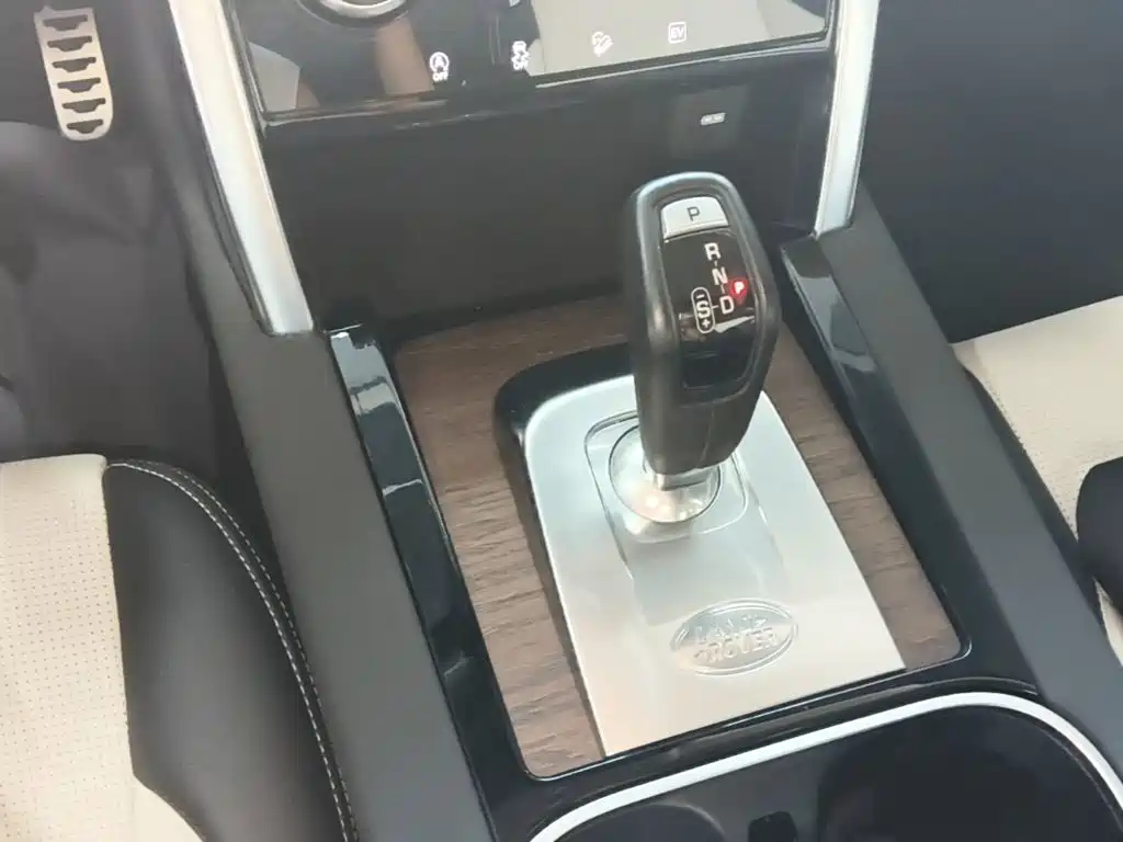 Land Rover Discovery Sport Hybrid — миниатюра 14