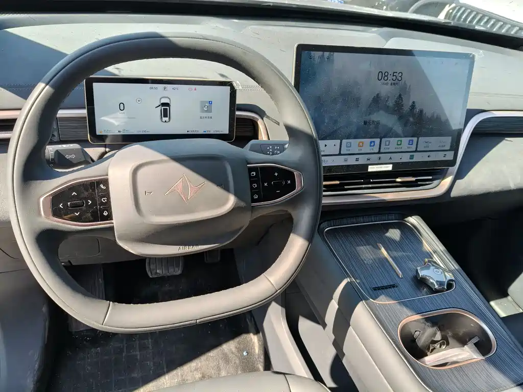 Dongfeng eπ008 2024 210Max 6 мест