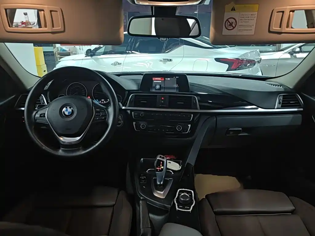 BMW 3 Series — миниатюра 10
