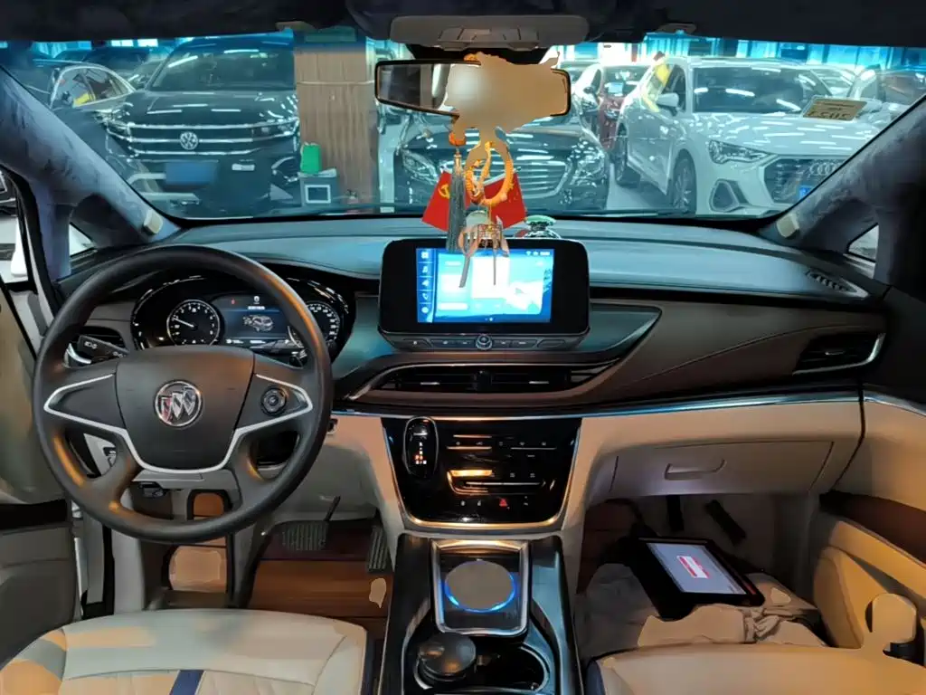 Buick GL8 — миниатюра 10