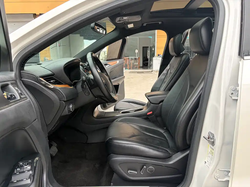Lincoln MKC — миниатюра 5