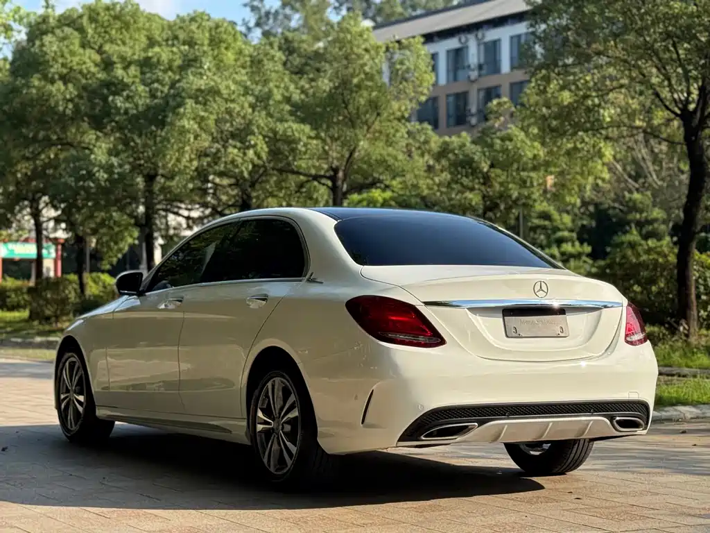 Mercedes-Benz C-Class — миниатюра 6
