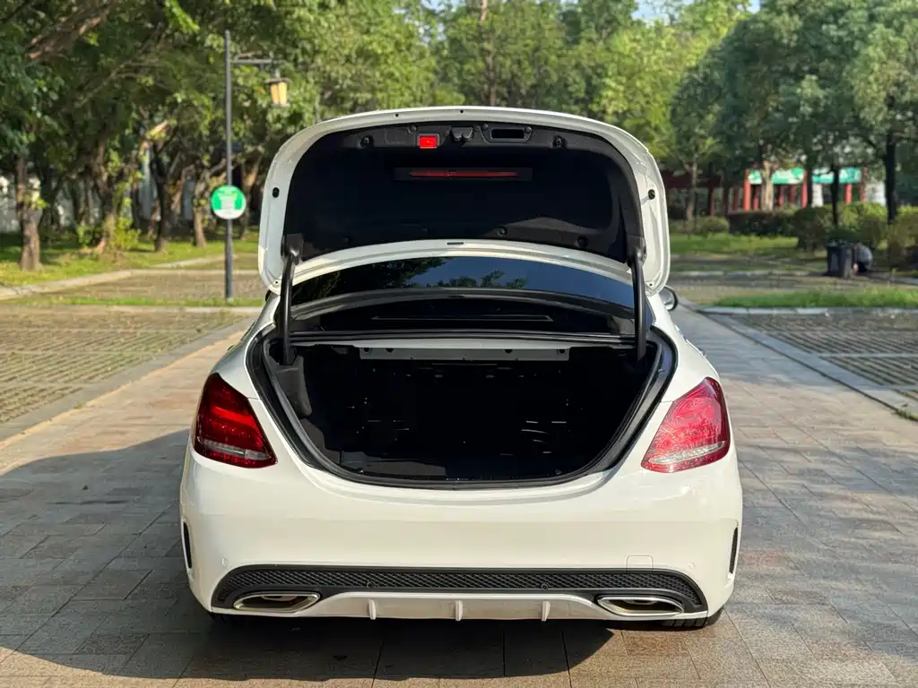 Mercedes-Benz C-Class — миниатюра 21