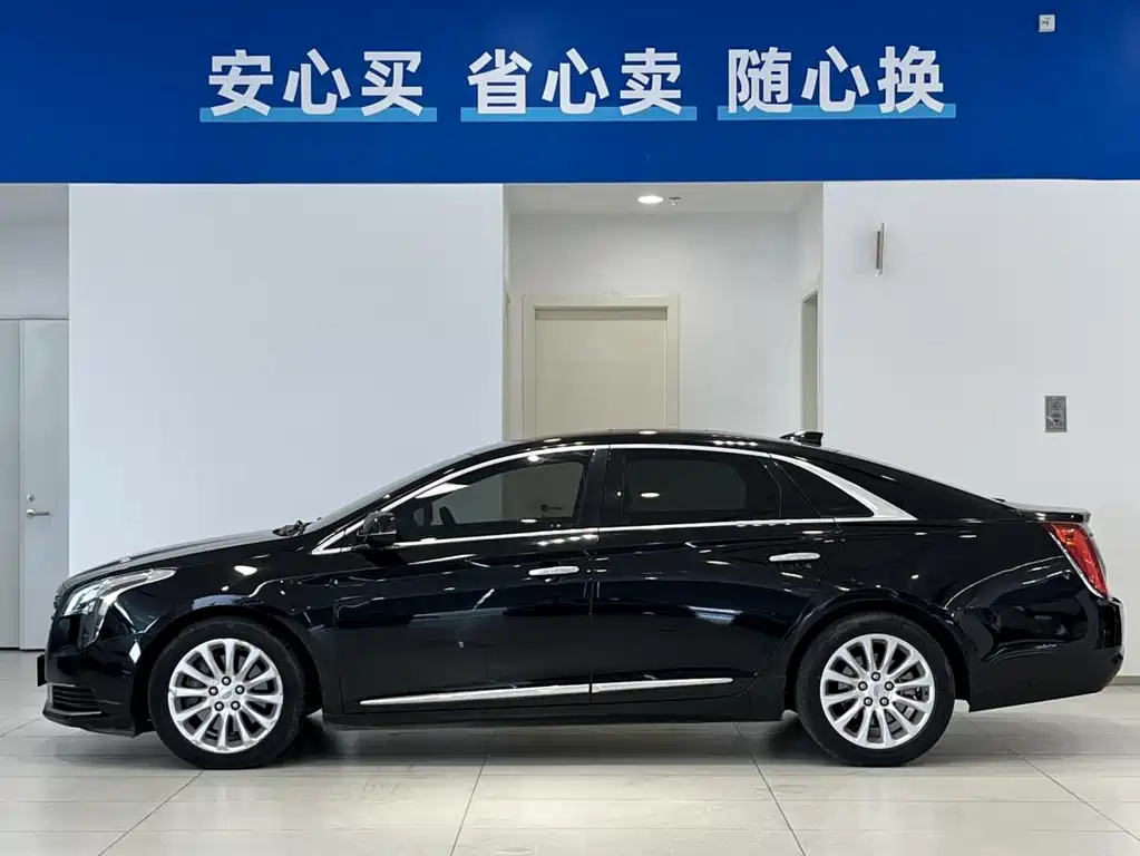 CADILLAC XTS