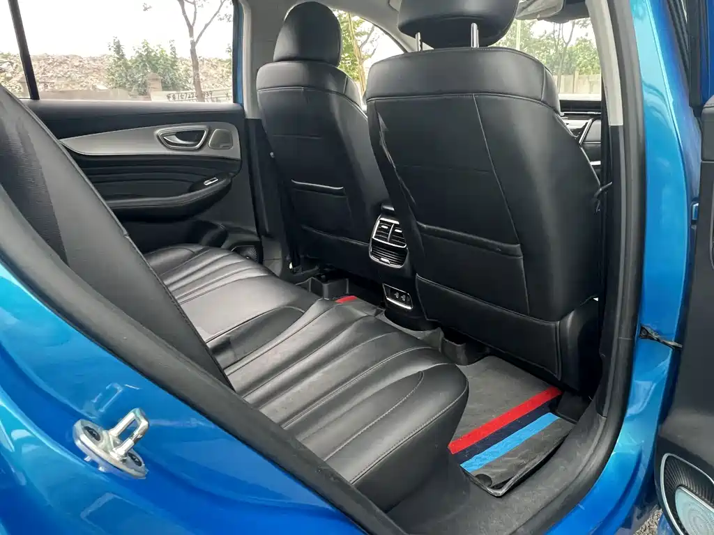 Roewe RX5 MAX — миниатюра 10