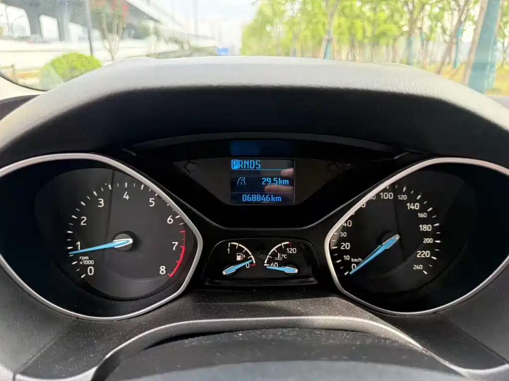 Ford Focus — миниатюра 8
