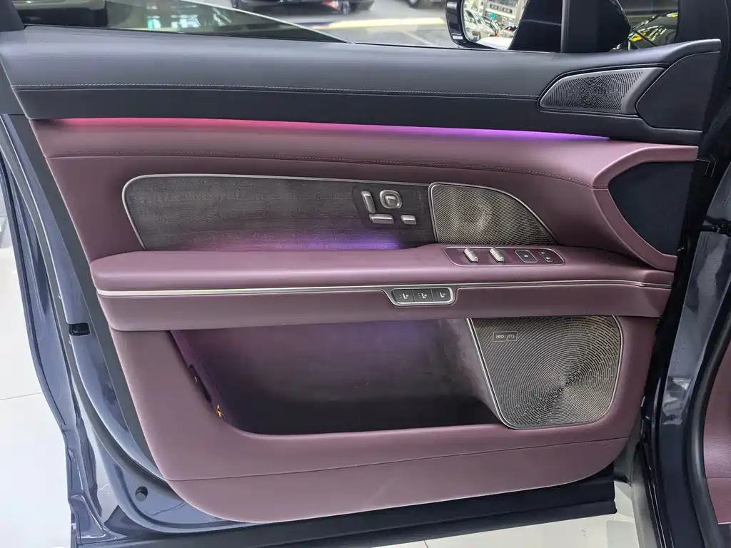 NIO ES8 — миниатюра 10