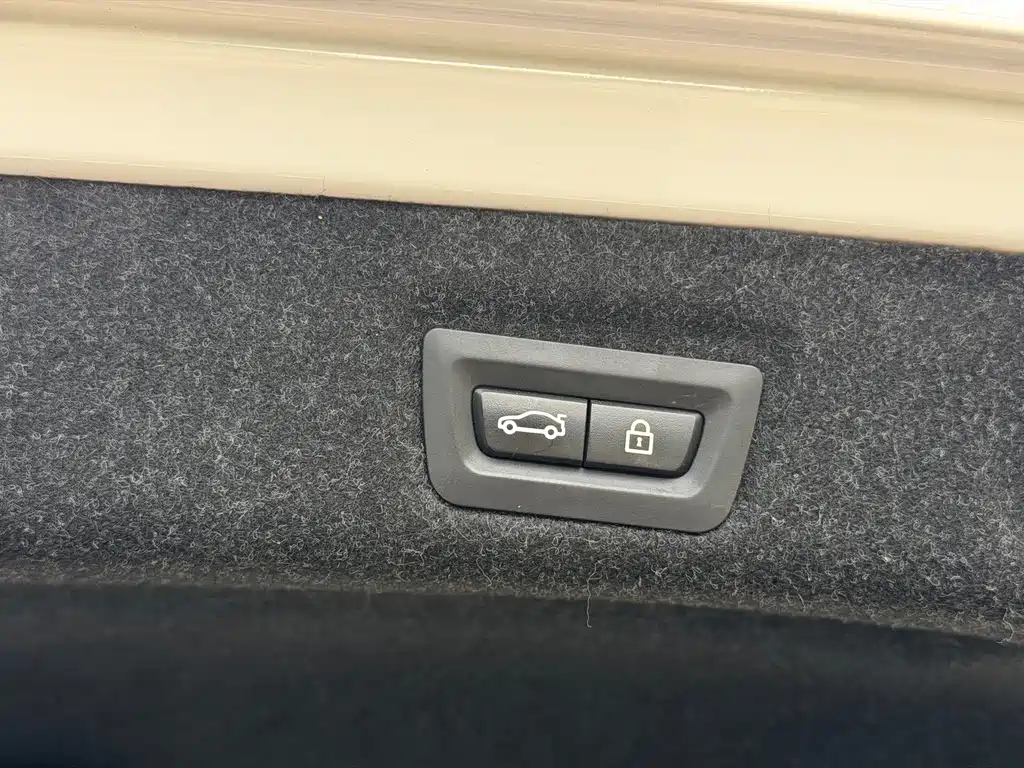 BMW 5 Series — миниатюра 19