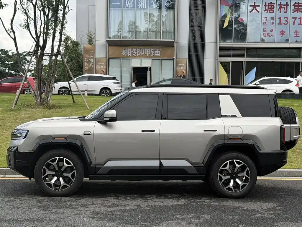Fangchengbao Leopard 8 8 2025 Flagship 7 мест