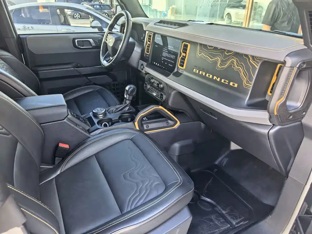 Ford Bronco — миниатюра 9