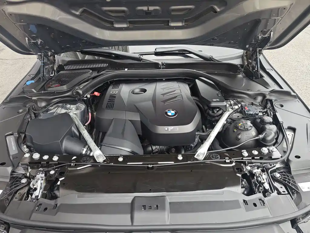 BMW 5 Series — миниатюра 14