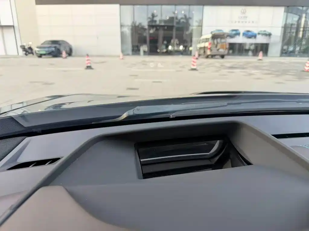 BMW i8 — миниатюра 11
