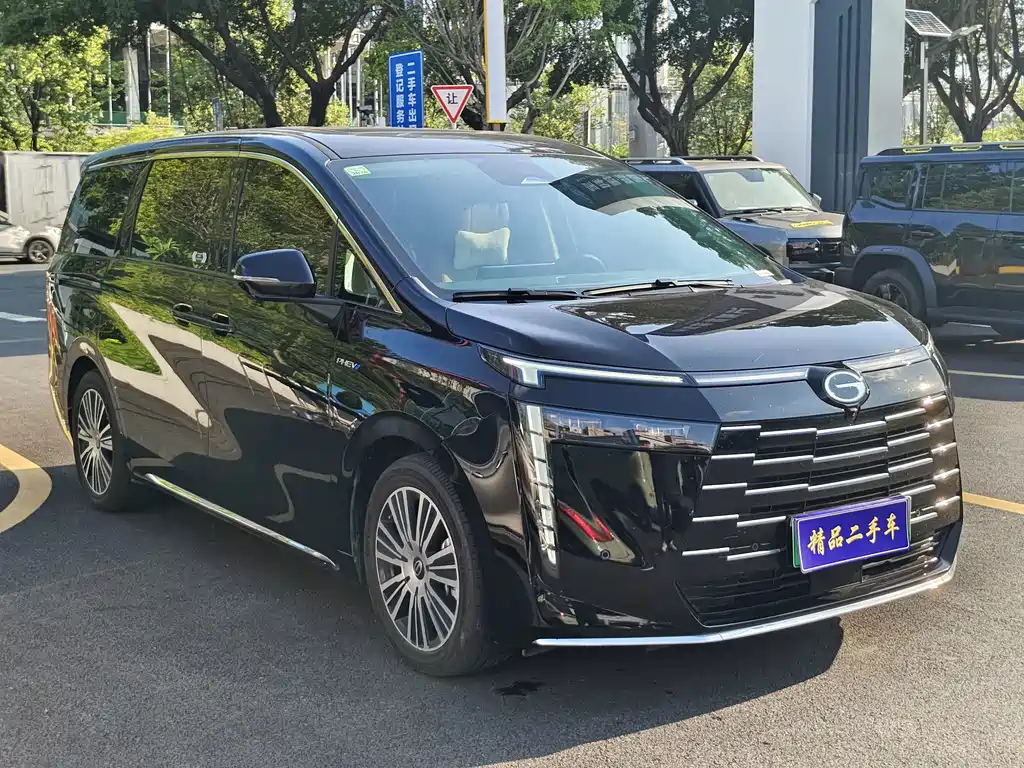 GAC Motor Trumpchi E8 PHEV — миниатюра 3