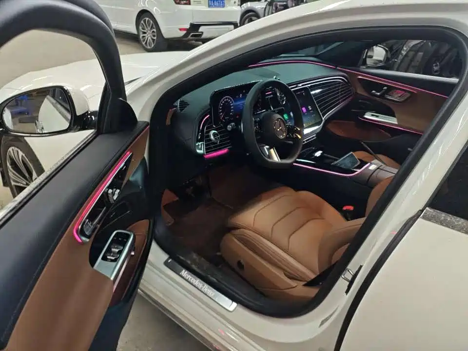 Mercedes-Benz E-Class — миниатюра 6