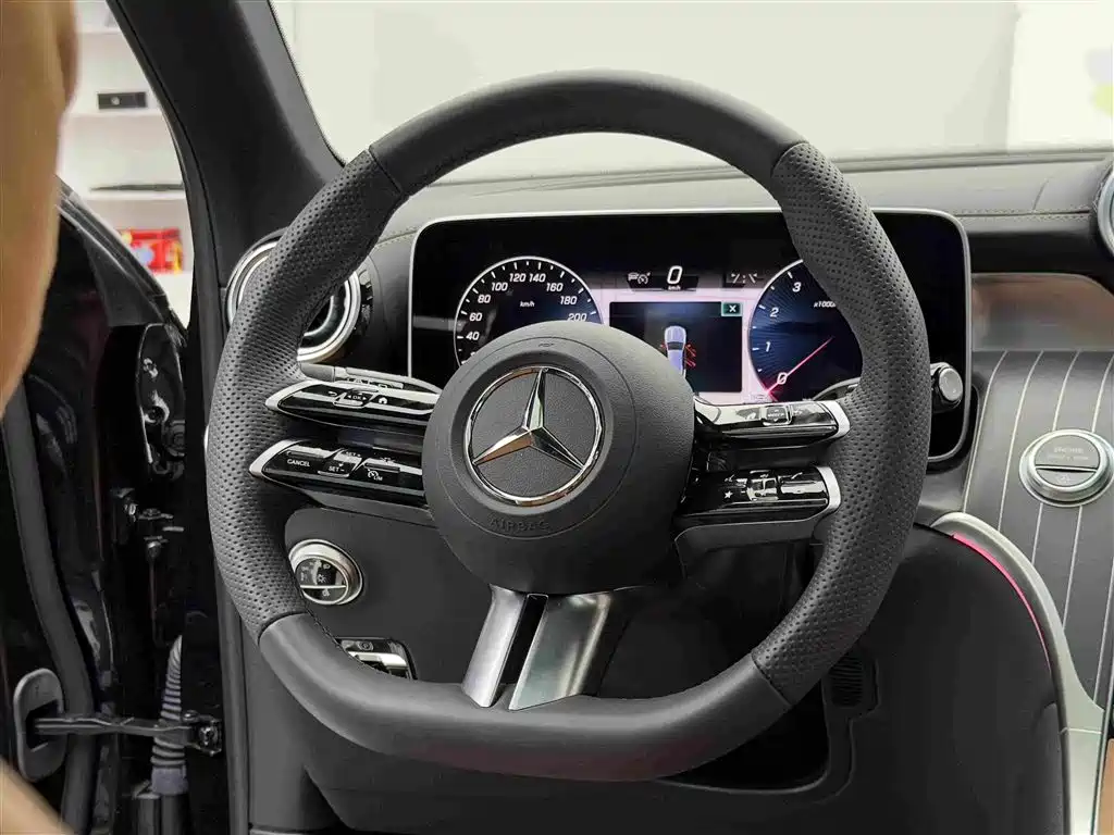 Mercedes-Benz GLC — миниатюра 14