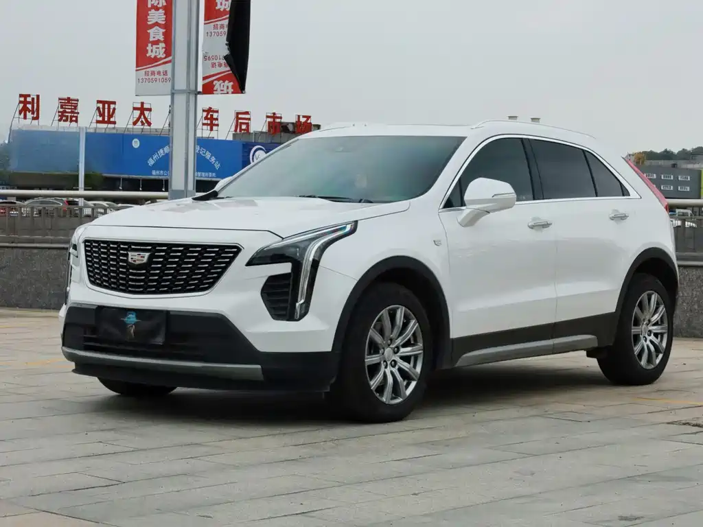 CADILLAC XT4