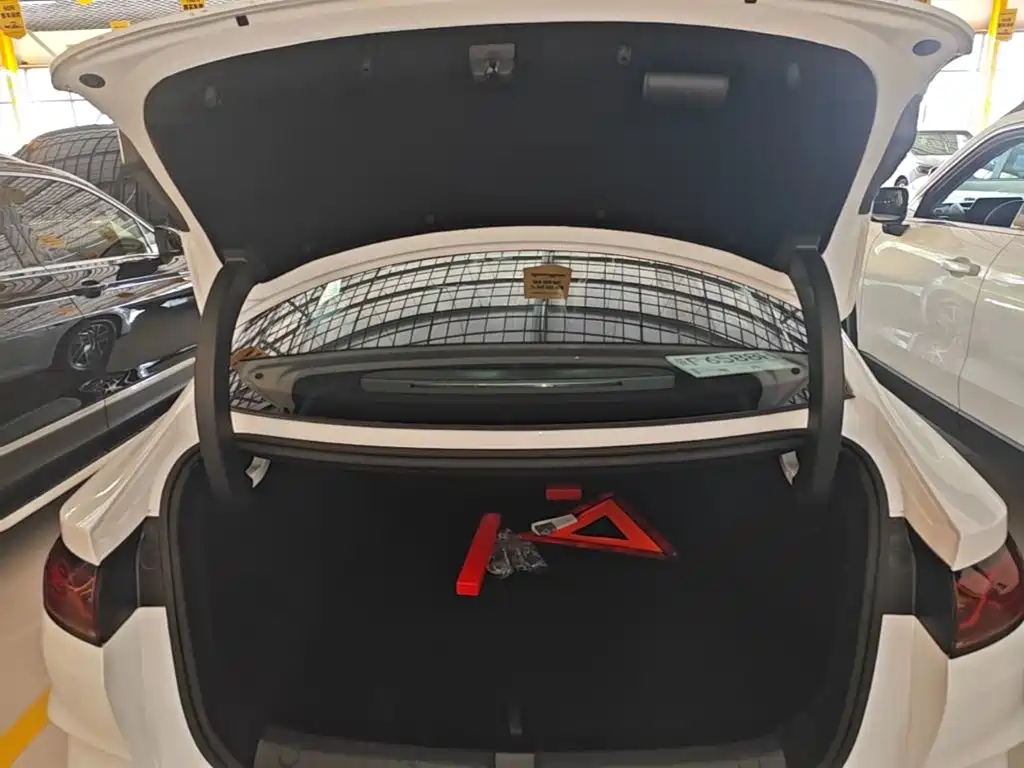 BYD Qin L — миниатюра 19