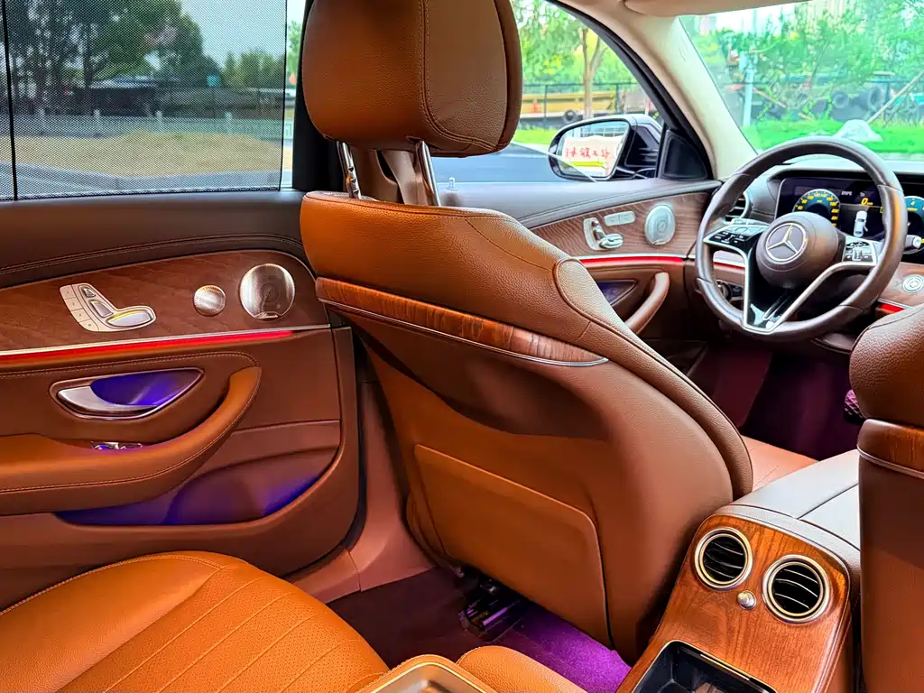 Mercedes-Benz E-Class — миниатюра 8