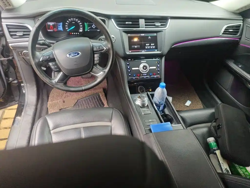 Ford Taurus — миниатюра 5
