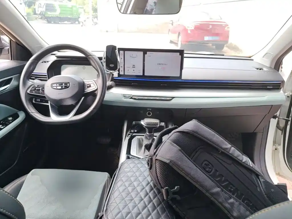 Geely Emgrand L — миниатюра 10