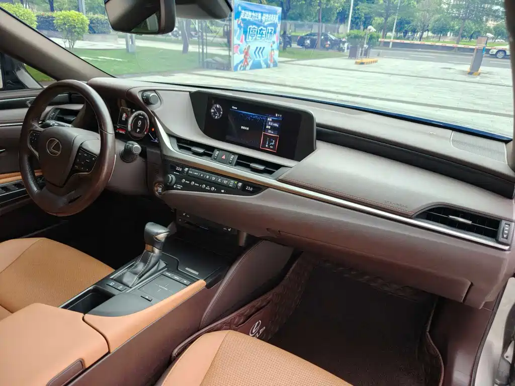 Lexus ES — миниатюра 5