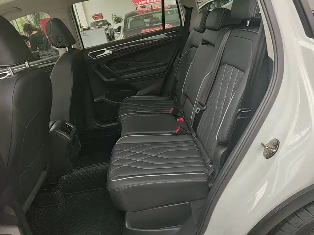 Volkswagen Tiguan L — миниатюра 17