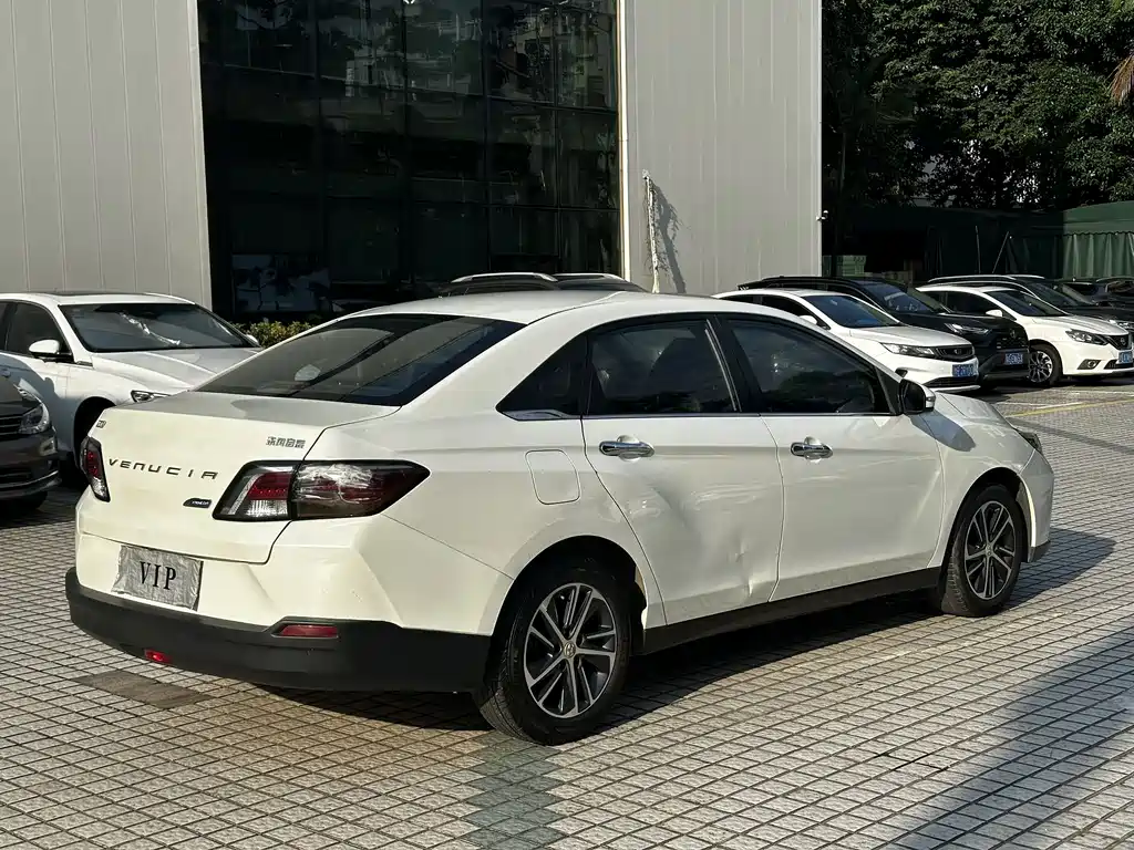 Venucia D60 — миниатюра 6