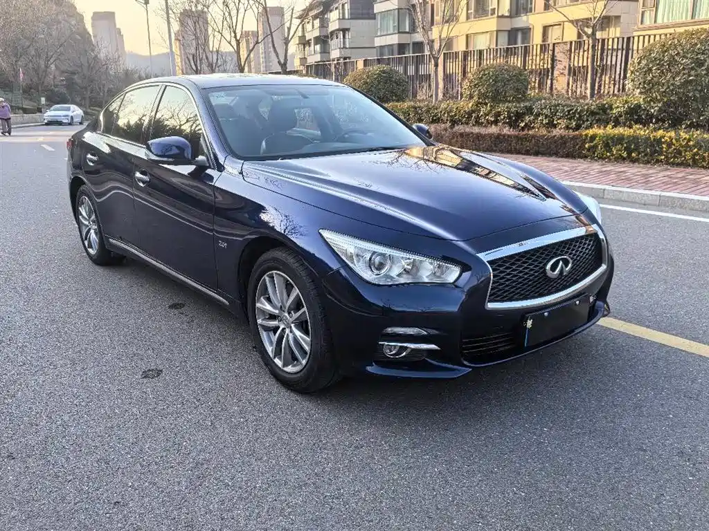 INFINITI Q50L