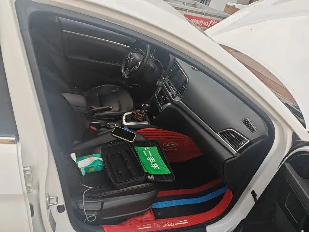 Hyundai Elantra — миниатюра 19