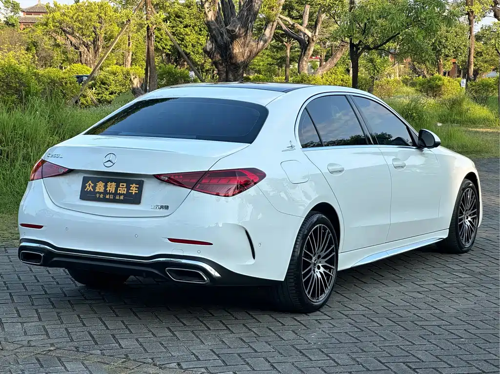 Mercedes-Benz C-Class — миниатюра 13
