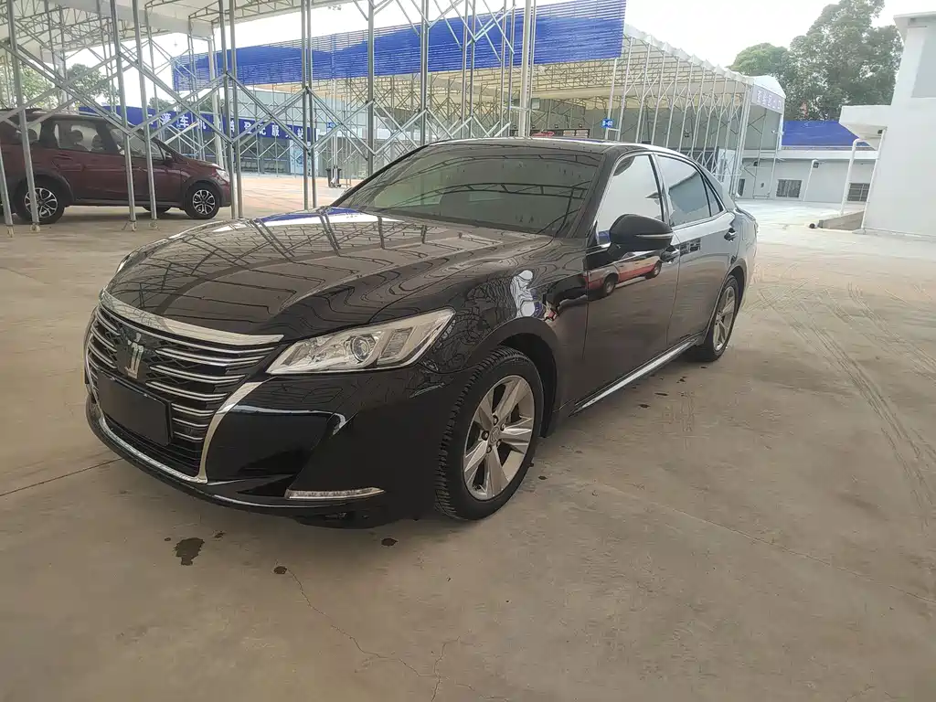 Toyota Crown 2017