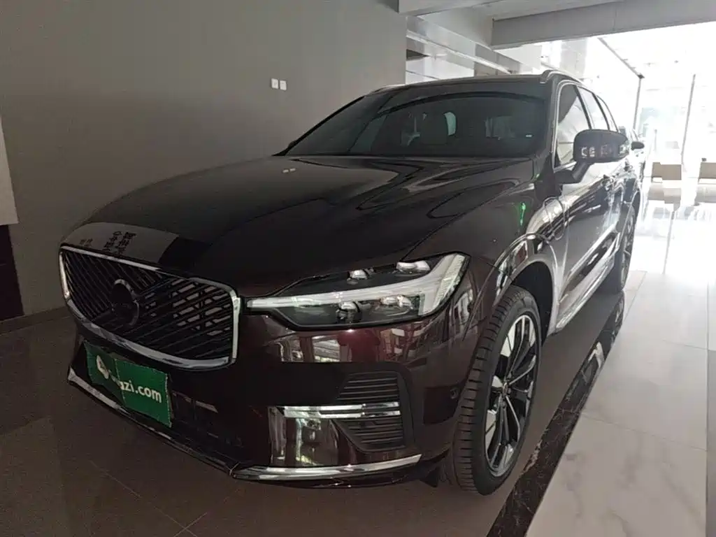 Volvo XC60 PHEV 2025