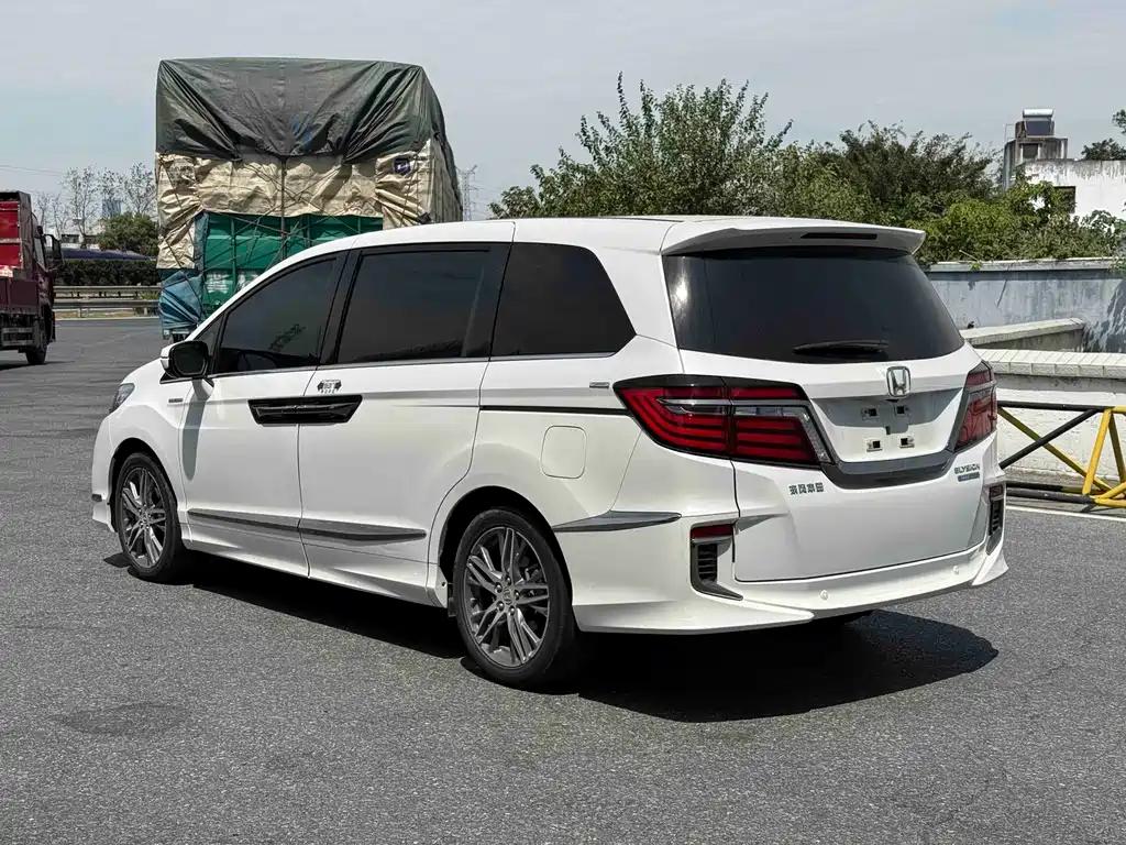 Honda Elysion — миниатюра 7