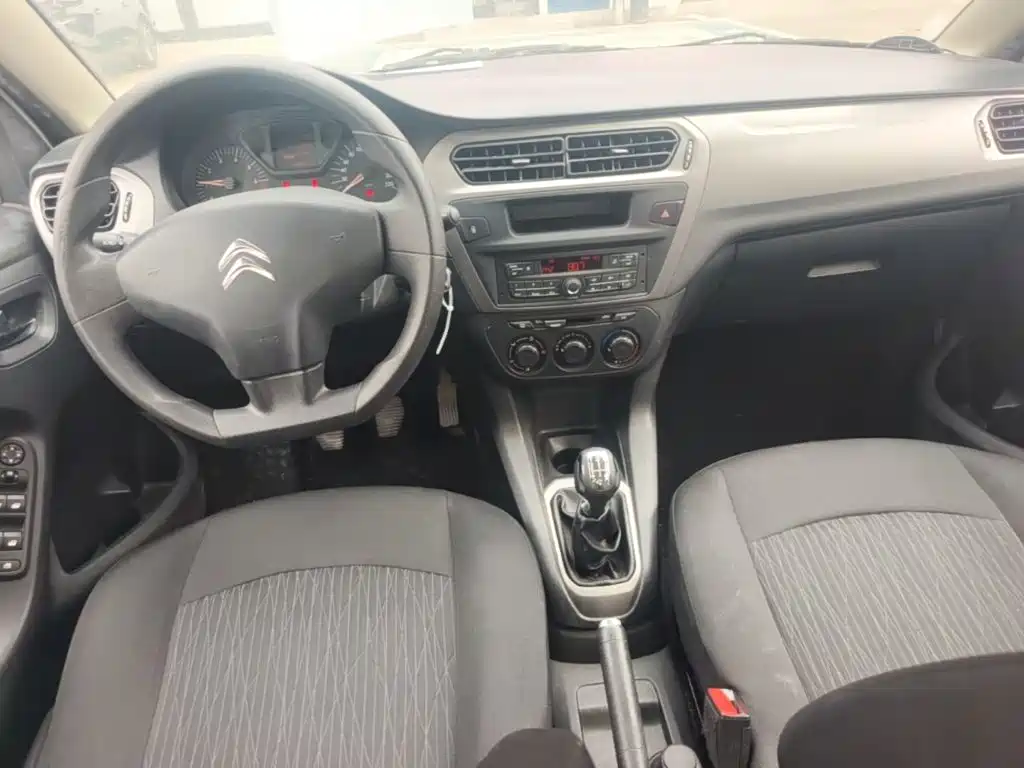 Citroen Elysee — миниатюра 10
