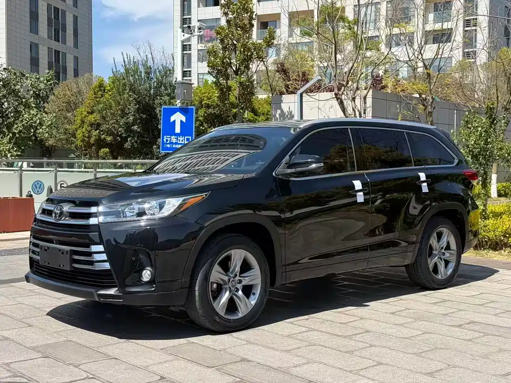 TOYOTA HIGHLANDER