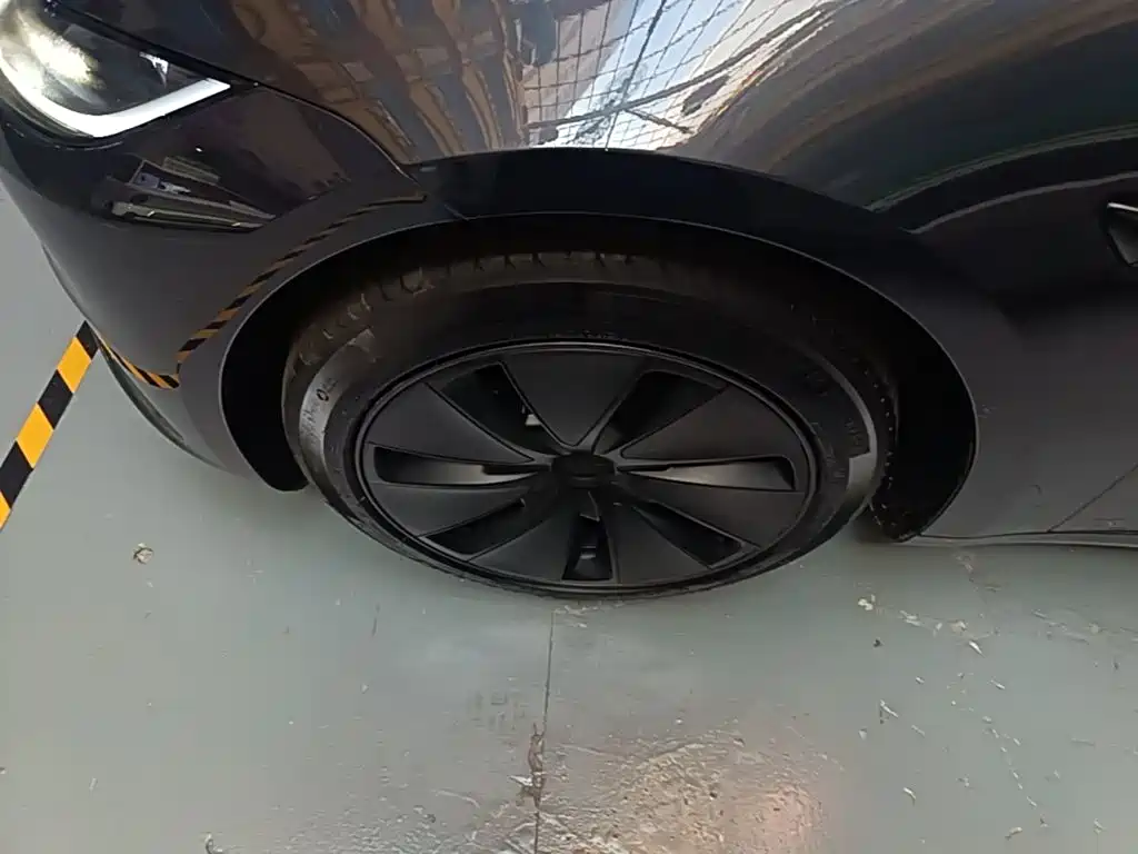 Tesla Model 3 — миниатюра 23