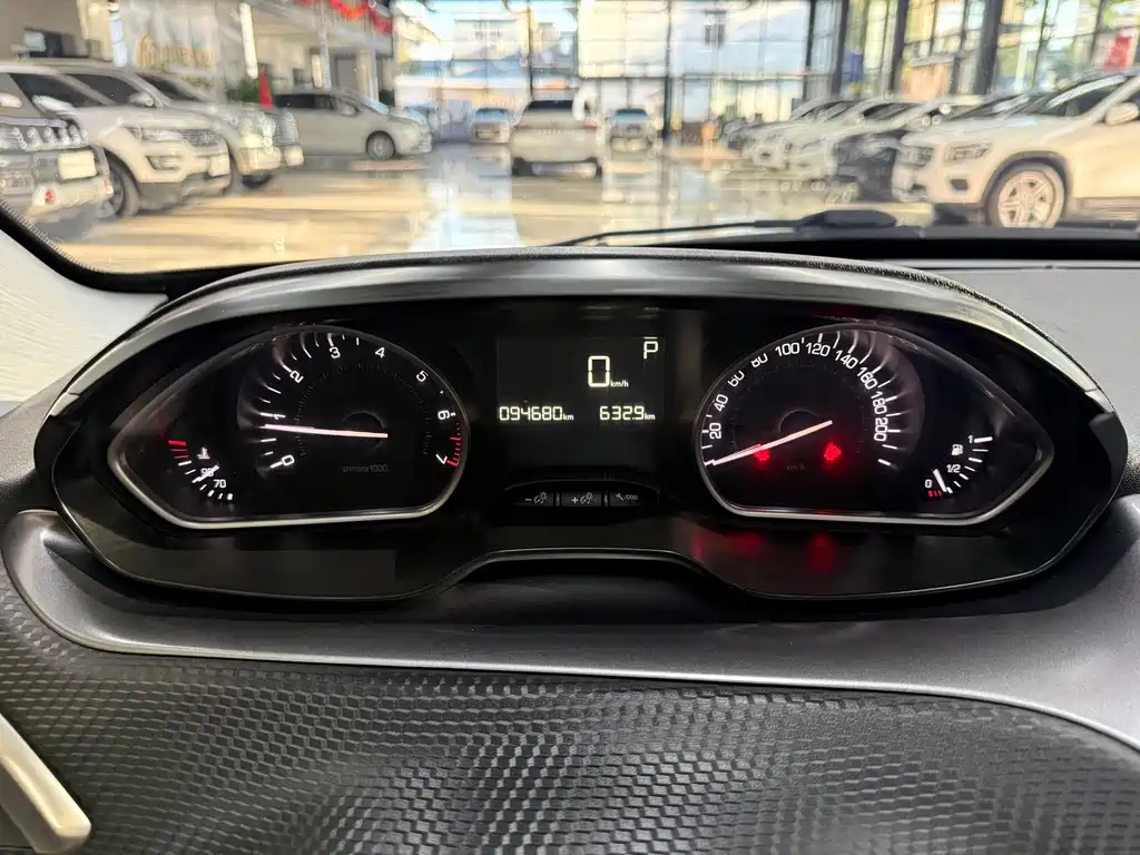 Peugeot 2008 — миниатюра 13