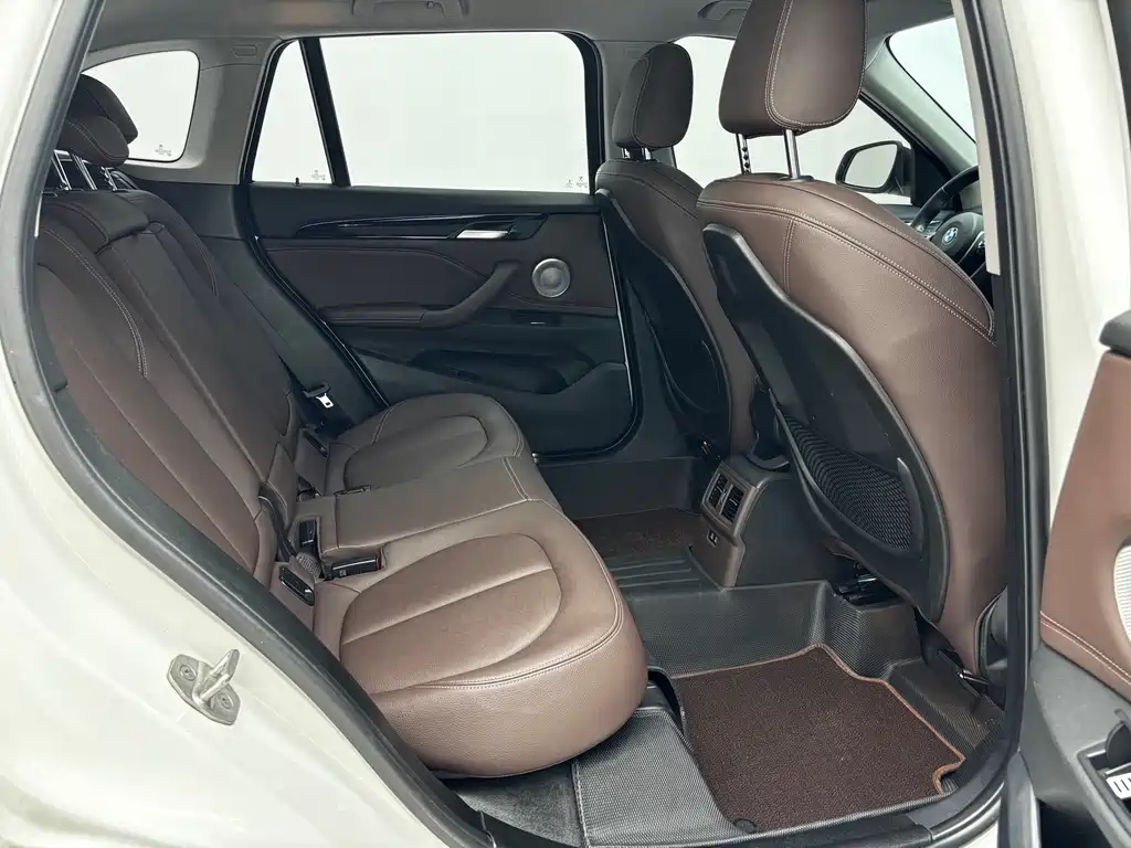 BMW X1 — миниатюра 11