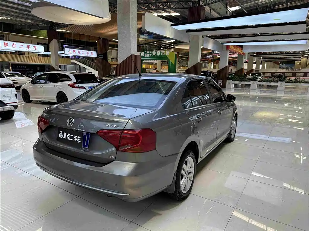 Volkswagen Jetta — миниатюра 9