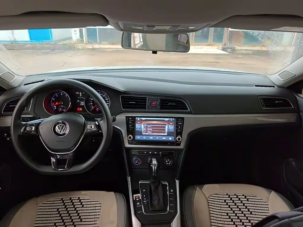Volkswagen Lamando — миниатюра 10