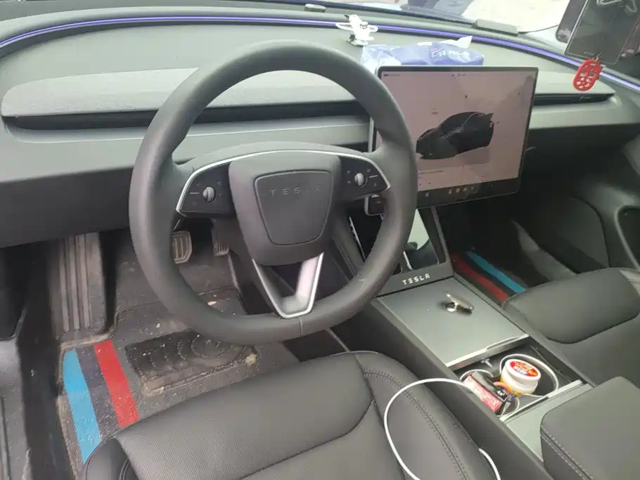 Tesla Model 3 — миниатюра 12