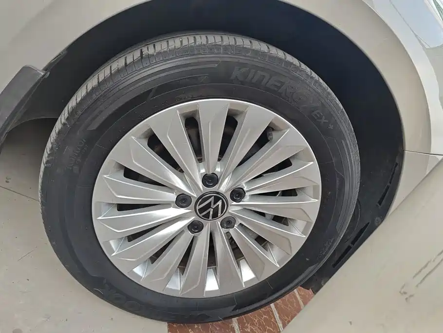 Volkswagen Lavida — миниатюра 6
